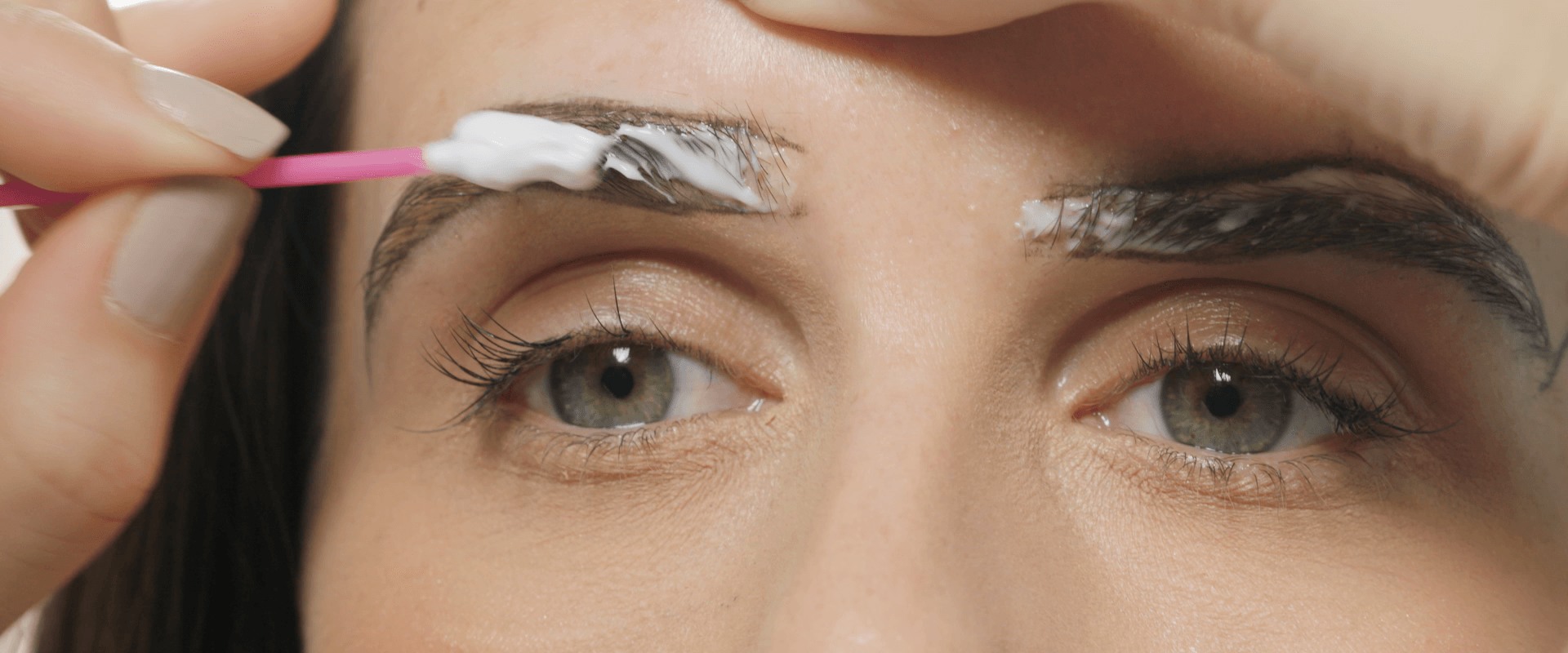 Does it hurt to have permanent eyebrows?